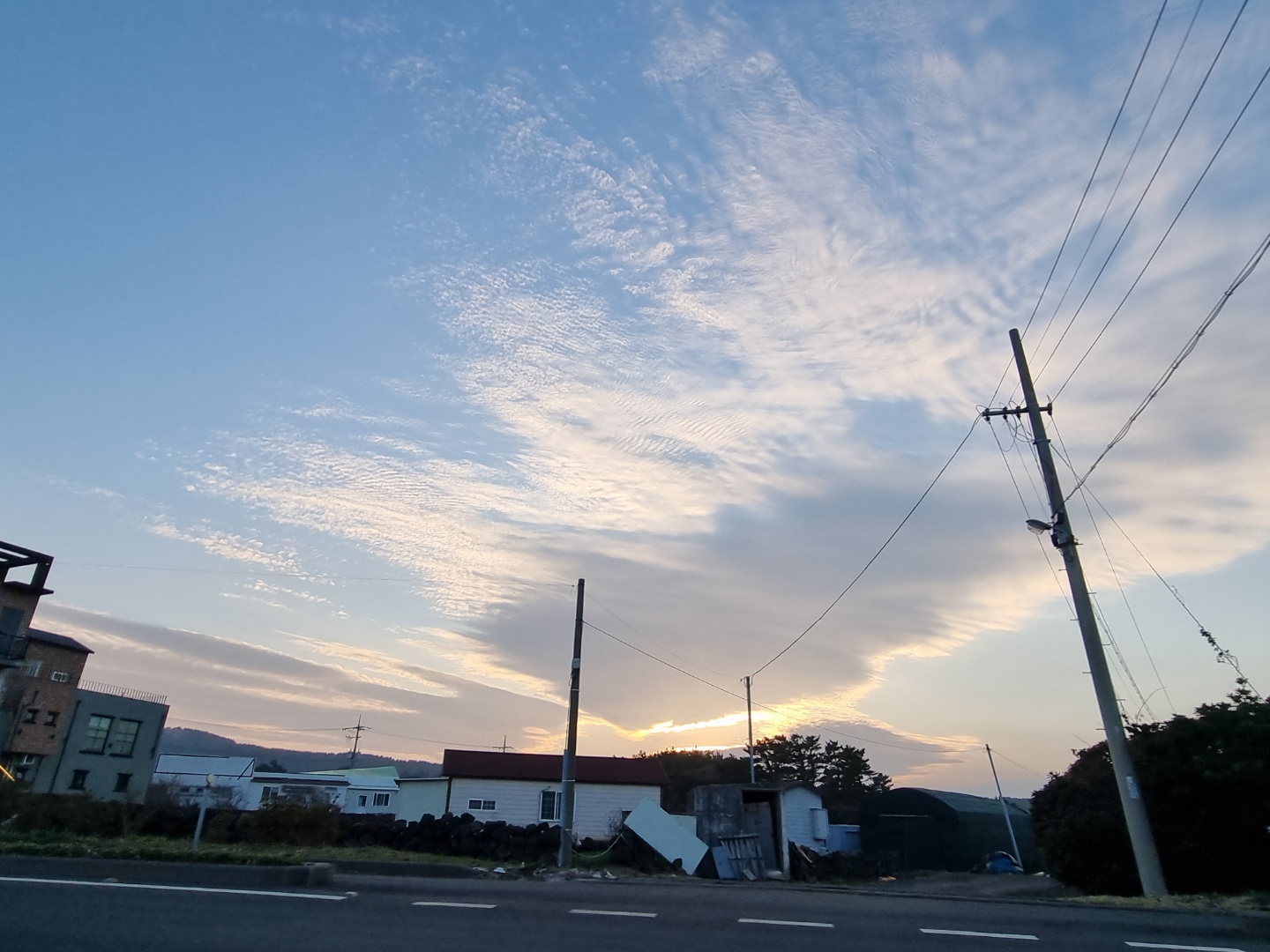 예쁜 풍경을 보면 사진을 많이 찍는다