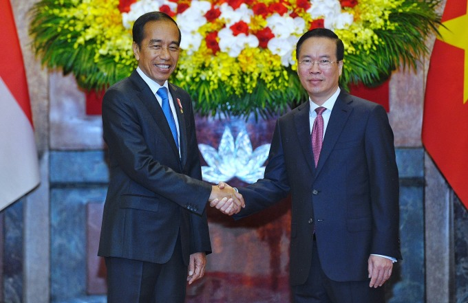 조코 위도도(Joko Widodo) 인도네시아 대통령(좌)와 보 반 트엉(Võ Văn Thưởng) 국가주석(우)