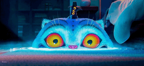 영화 속 더피와 수지 (출처 : 넷플릭스)