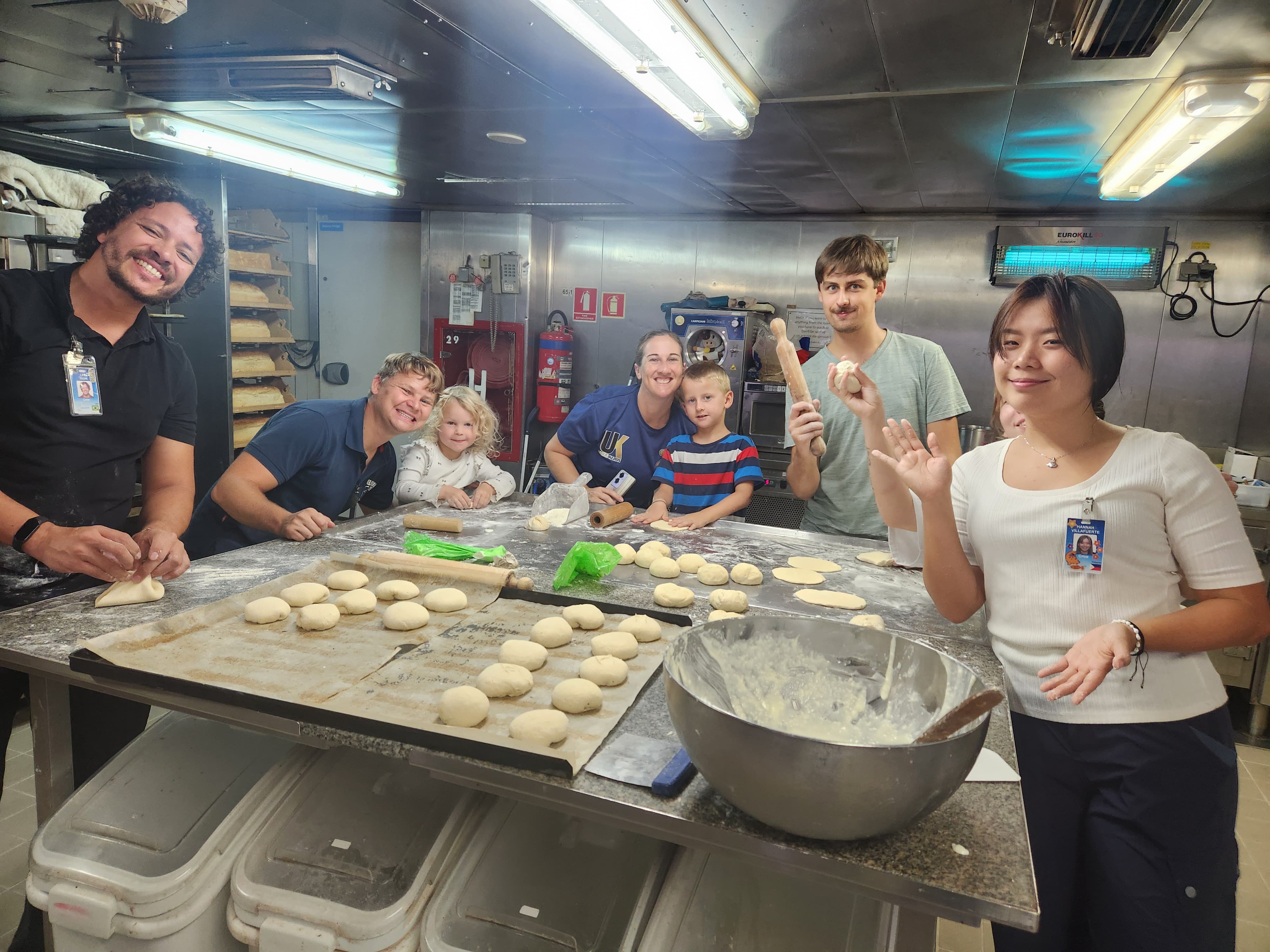 Group photo of the baking class