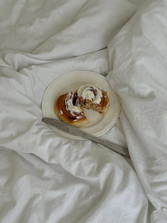 일방적으로 느끼는 친밀함 l 스토리텔링 l 안목의 썸네일 이미지