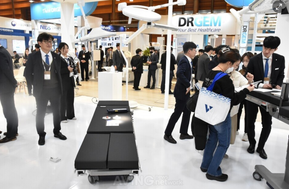 LUVIS 제품 전시 모습 / 덴티스 제공