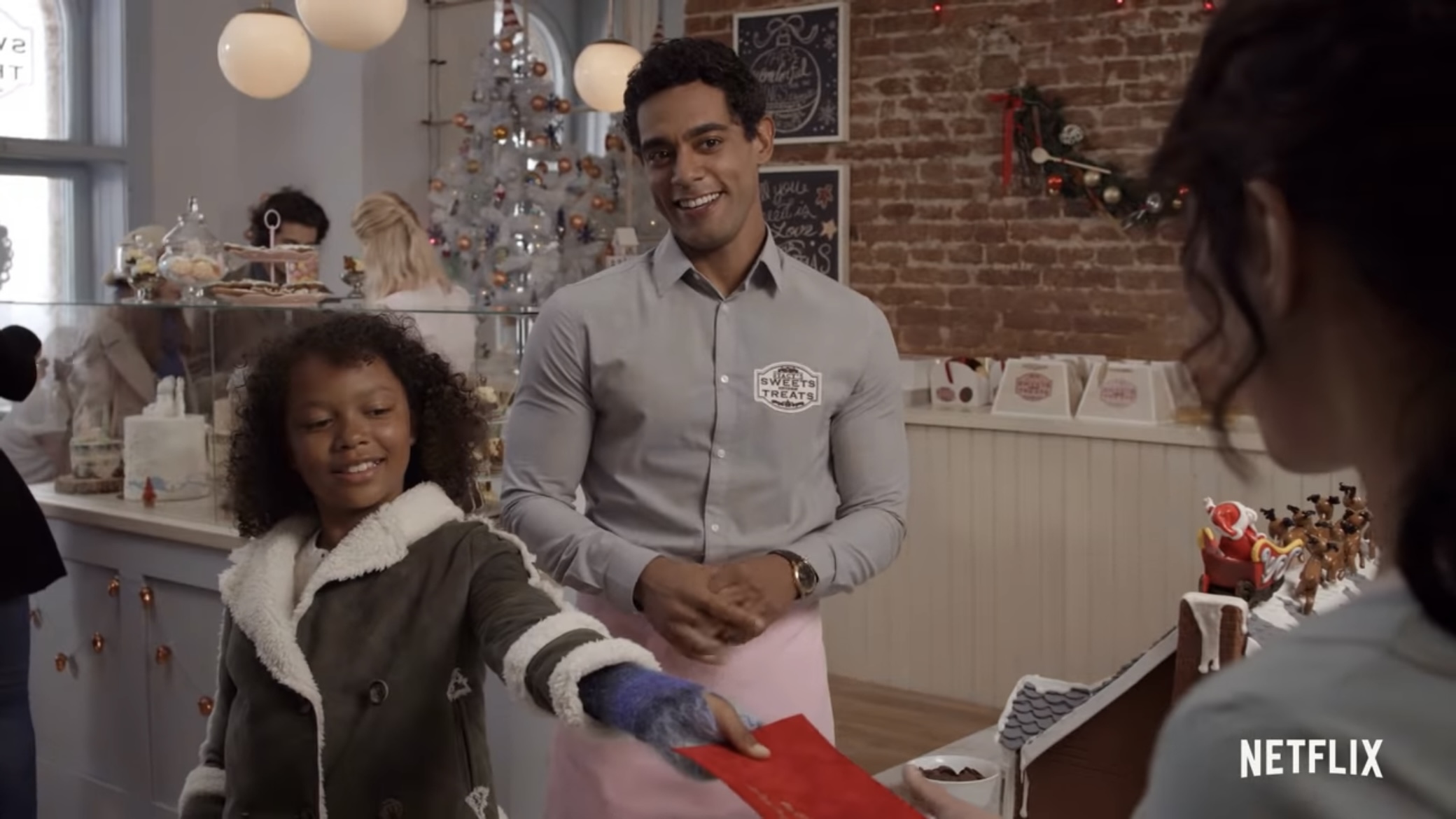 출처 : 넷플릭스 <크리스마스 스위치> 예고편