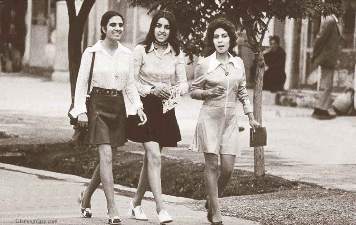 <출처: 'Fashion Freedom in Pre-War Afghanistan', Glamour daze.1960년대 미니스커트를 입은 아프간 여성들>