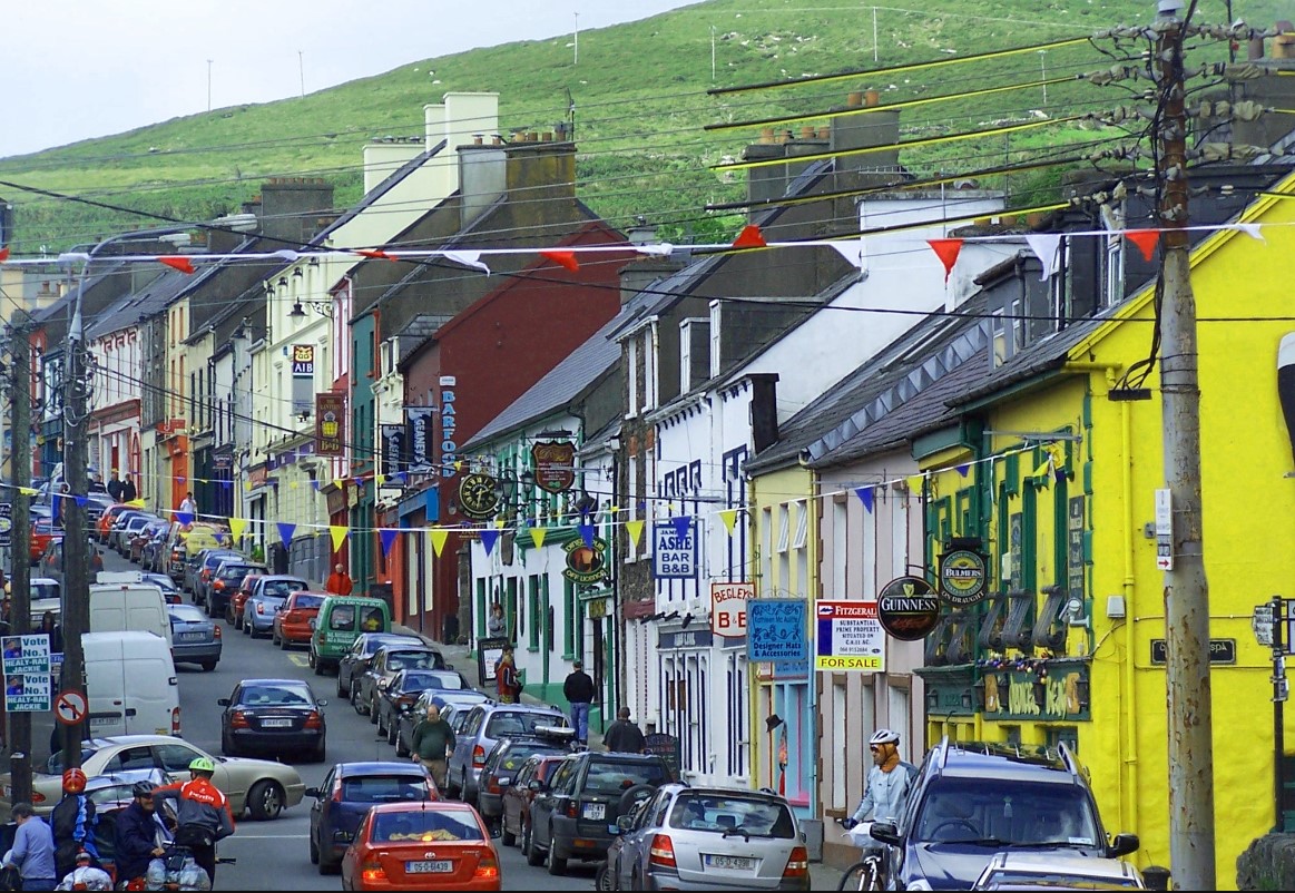 dingle town: wikiwand.com