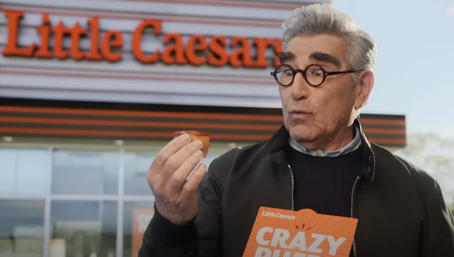 출처 : YouTube 'Little Caesars Pizza'