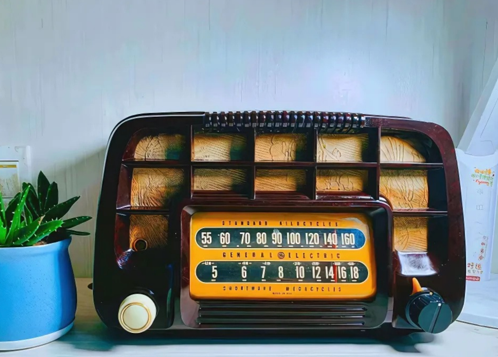 베이클라이트로 만든 라디오