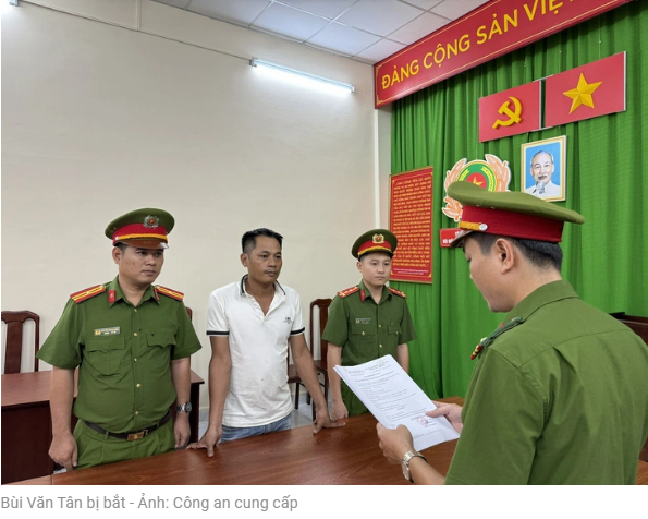 체포된 부이 반 떤