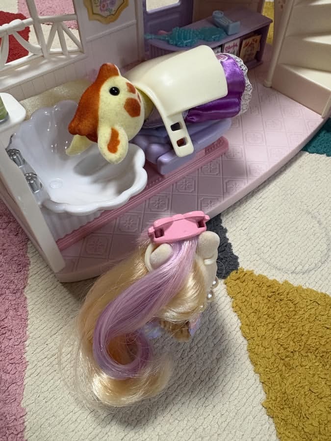 퇴근 후 지친 몸 + 바쁜 일과 중에도 실바니안을 대충해줄 순 없습니다ㅋ (출처 : 강남짠순이 스레드)