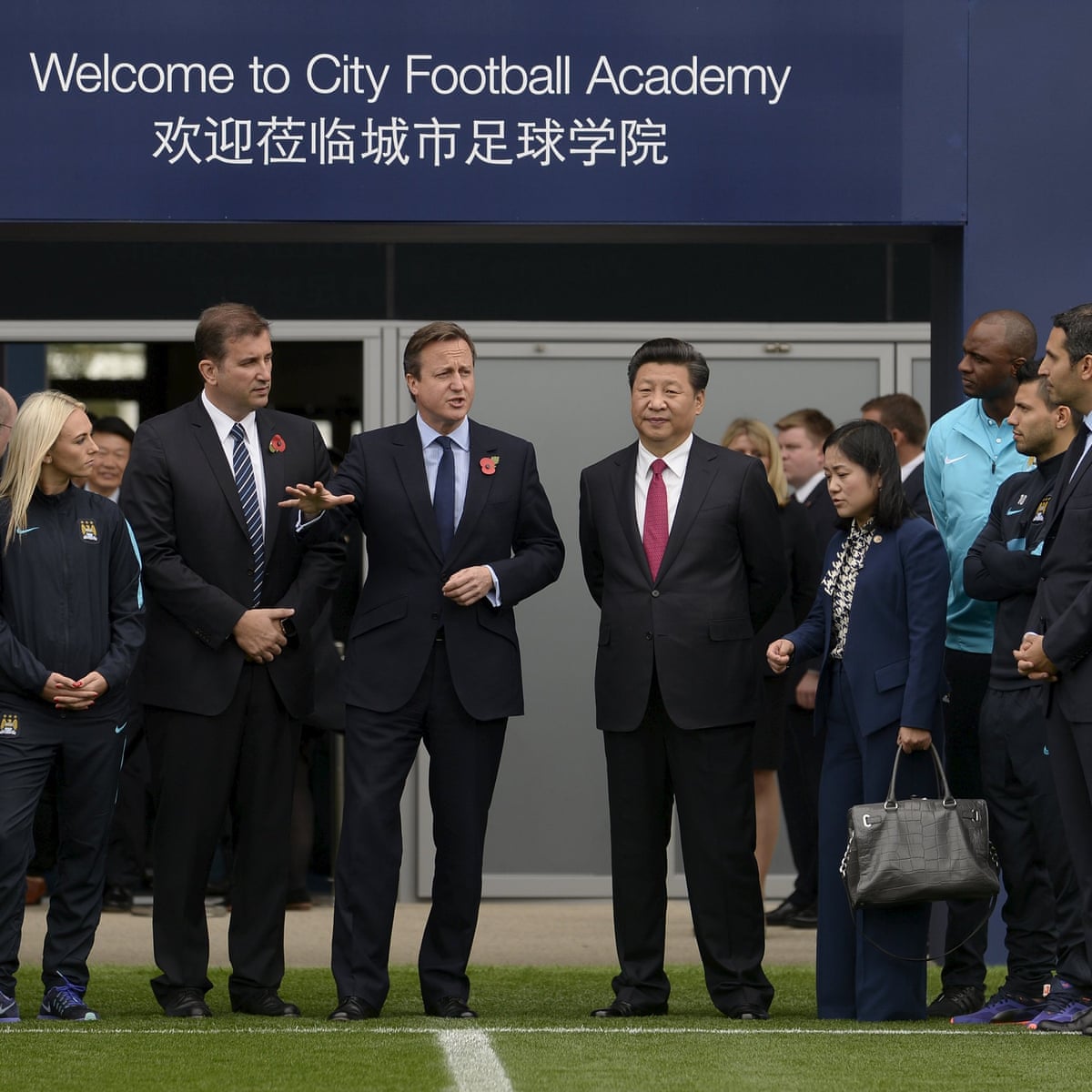 시진핑 주석은 축구굴기를 통해 침체되어 있던 중국 축구, 특히 중국 슈퍼리그와 중국 대표팀을 경쟁력 있게 만들고자 했다. © 더 가디언 
