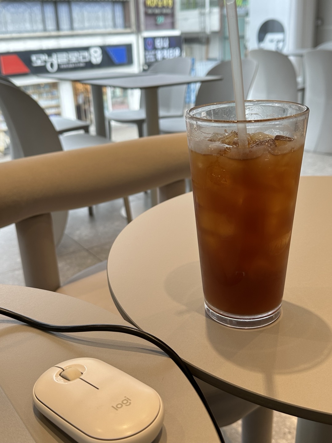 제로슈거 아이스티 샷 추가의 무시무시한 정체...