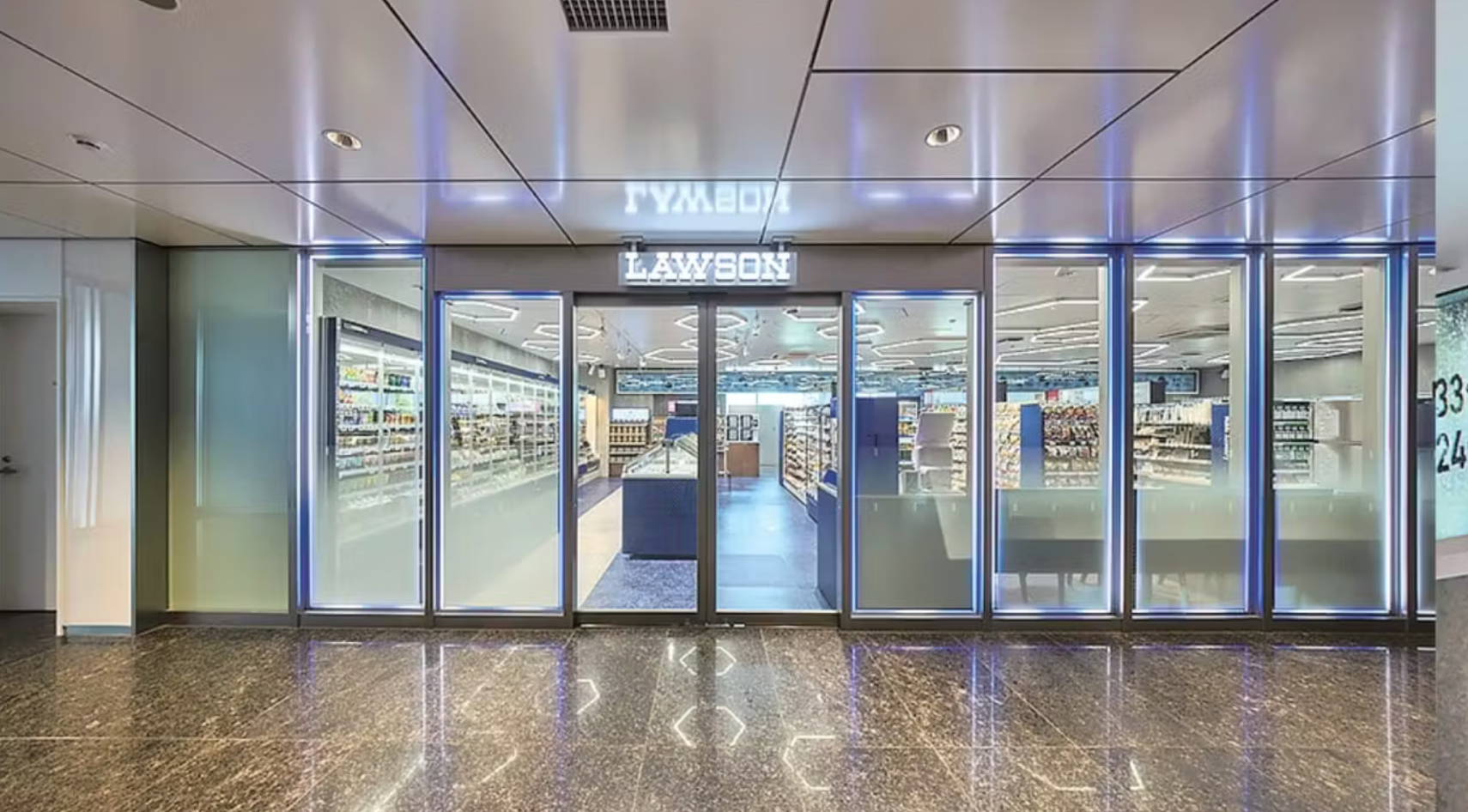 이번 6월 23일 공개된 로손과 KDDI의 차세대 편의점의 1호점 모습 얼마 전 미래 도시를 표방하며 모습을 드러낸 '타카나와 게이트 시티' 빌딩 내에 입점했어요.