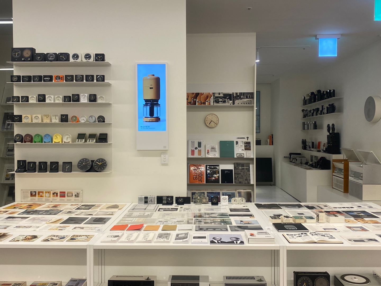 가구부터 소형 가전제품까지 방대한 양의 콜렉제품