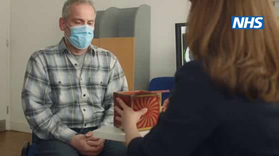 상자는 비어있어요. 열기 전이 두려울 뿐이에요.