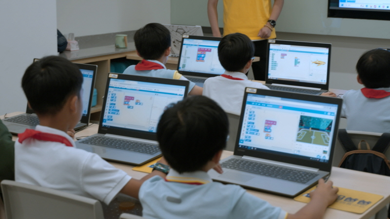 출처 : <다큐 인사이트> 인재전쟁 : 1부 공대에 미친 중국