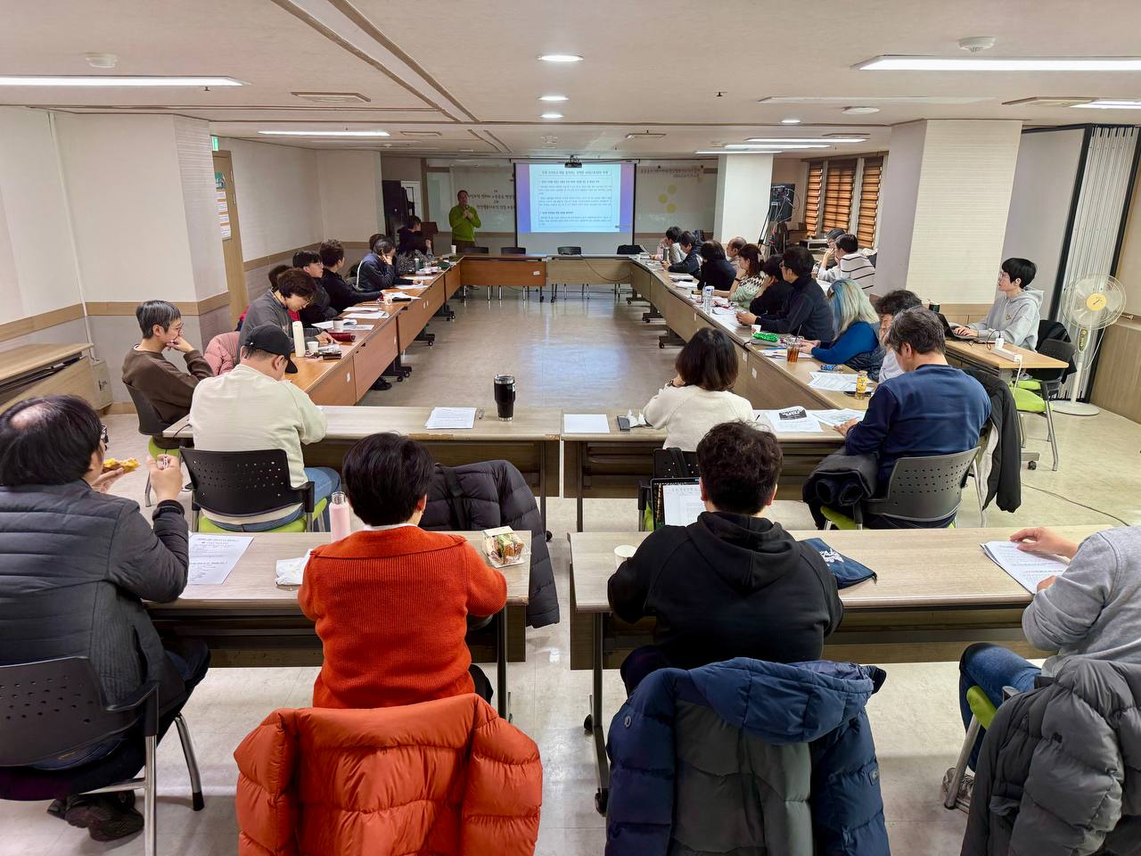 1부 토론회 : 윤석열 퇴진투쟁 정세와 노동운동 현장실천 과제