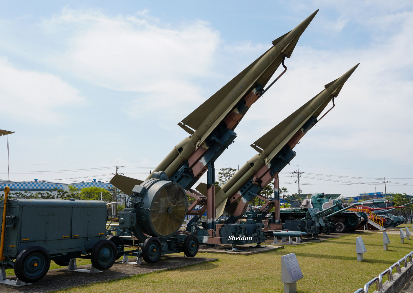 MIM-14 나이키 허큘리스. 국내에는 1965년 도입되었으며 2014년 퇴역했다. 전시된 장비는 2013년 3월 15일 한국 공군으로부터 제공받았다고 한다.