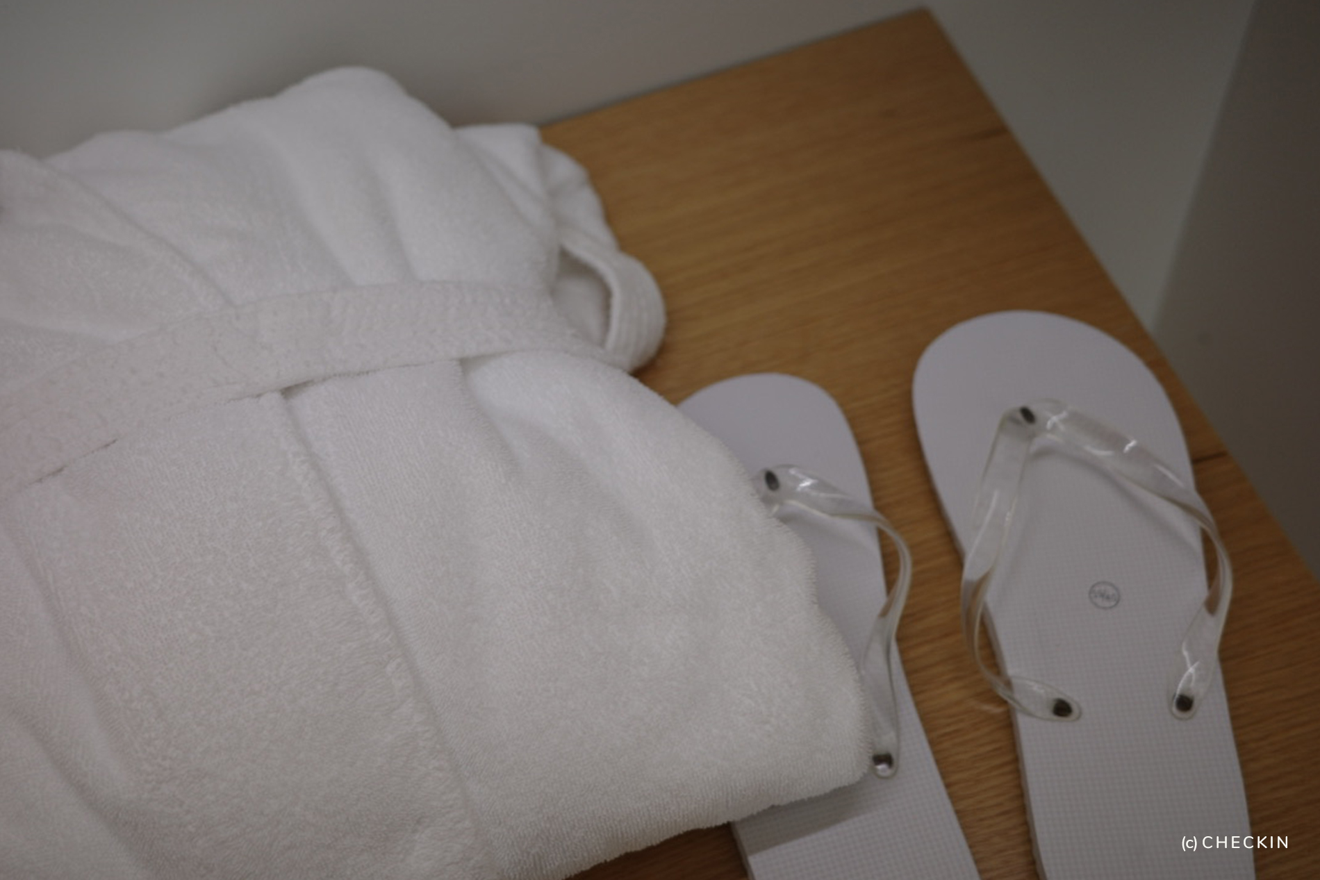 거의 외부 슬리퍼에 준하는 객실 슬리퍼 디테일