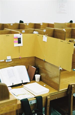 펜탁스MX로 찍은 당시 열람실 자리