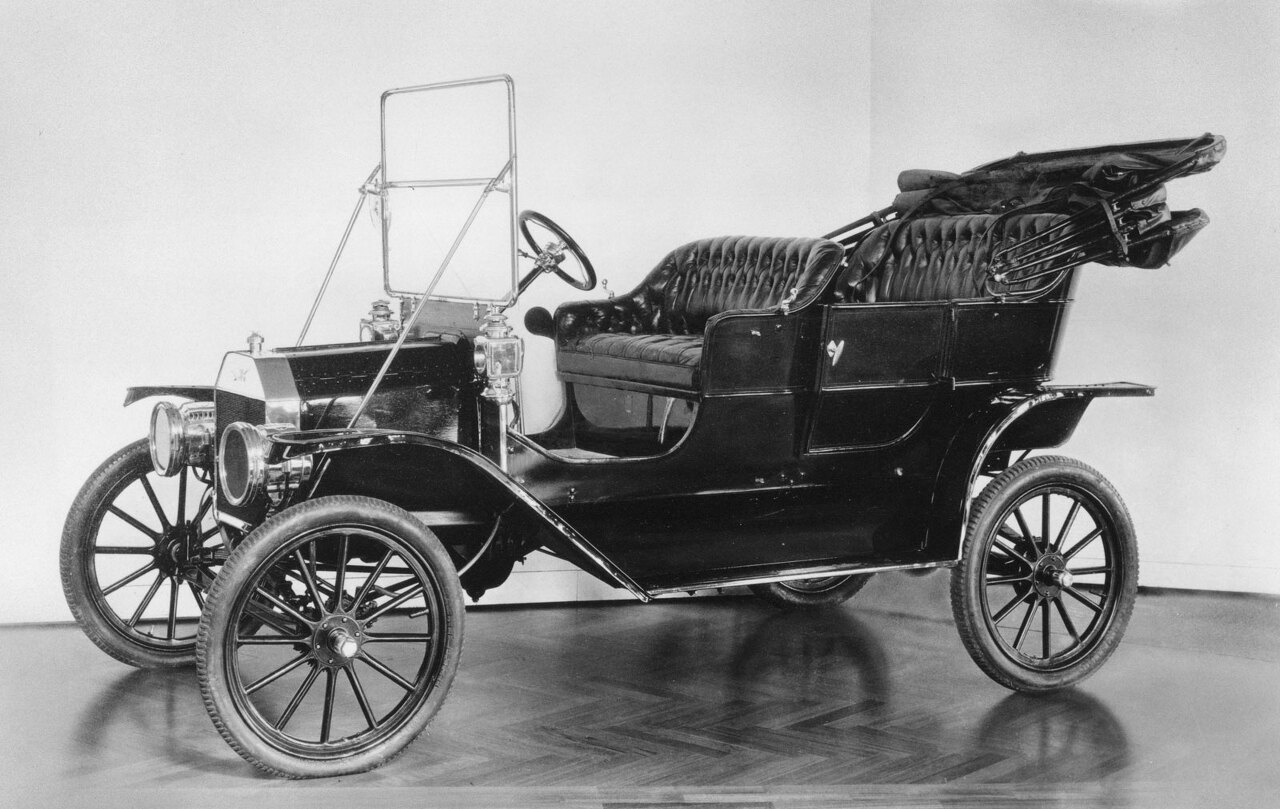 1900년대 생산된 모델 T의 실제 모습 (사진 출처: Britannica 백과사전)