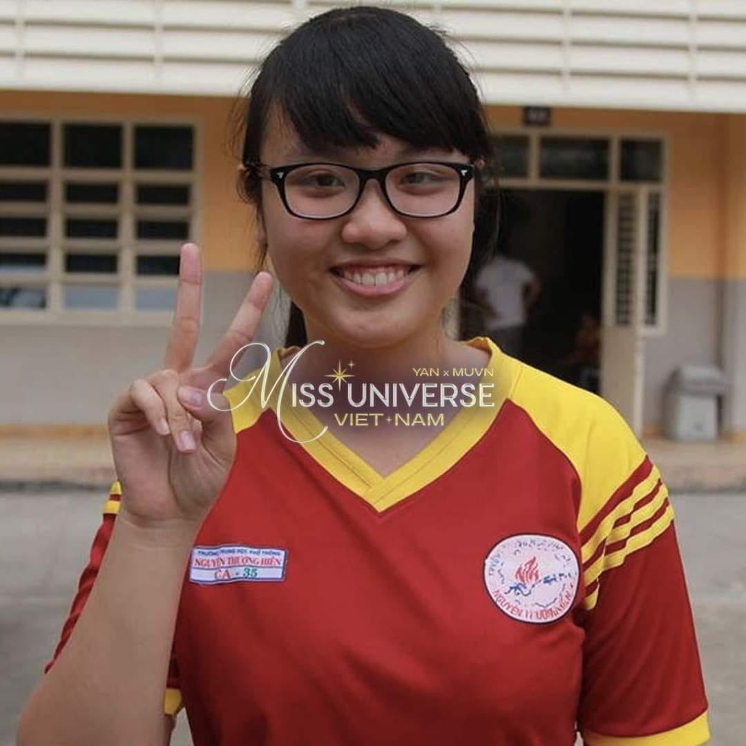 후잉 팜 튀 띠엔 고등학교 사진