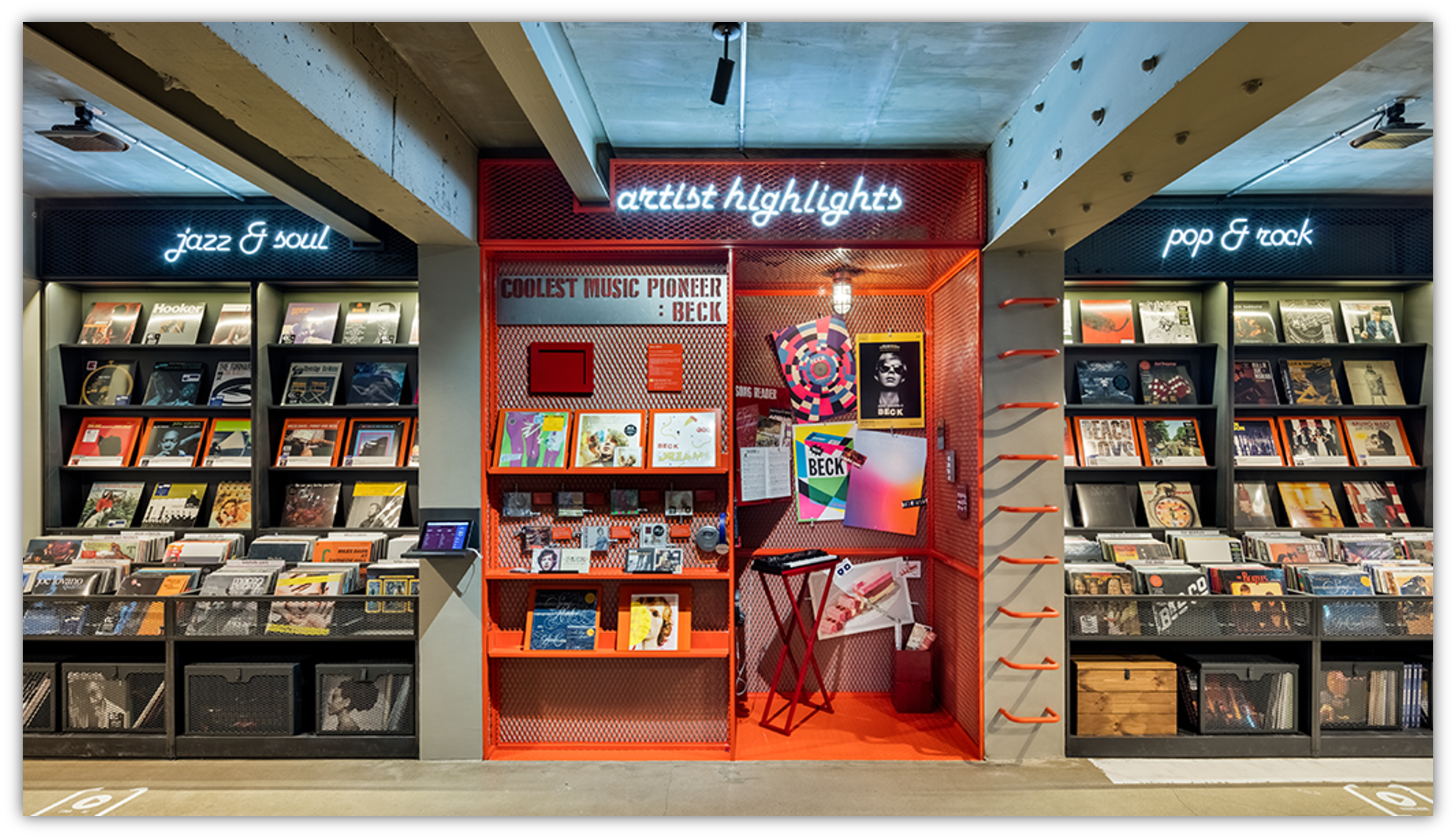 출처 : 노블레스 닷컴 / 현대카드 VINYL & PLASTIC 매장 내부