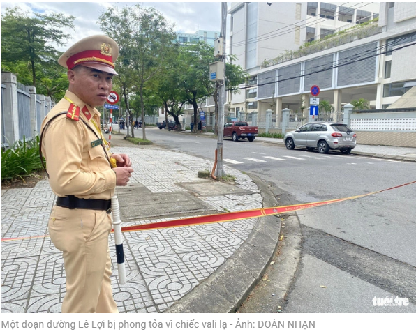 수상한 가방 때문에 렐러이 로 한 구간이 봉쇄되었습니다
