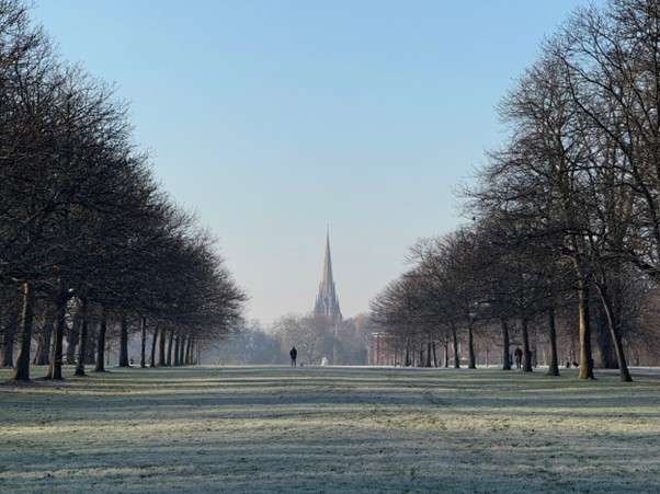 ⏳ 모래시계: 런던 하이드 파크를 산책하다 마주한 풍경. 평온하고 조용해요.