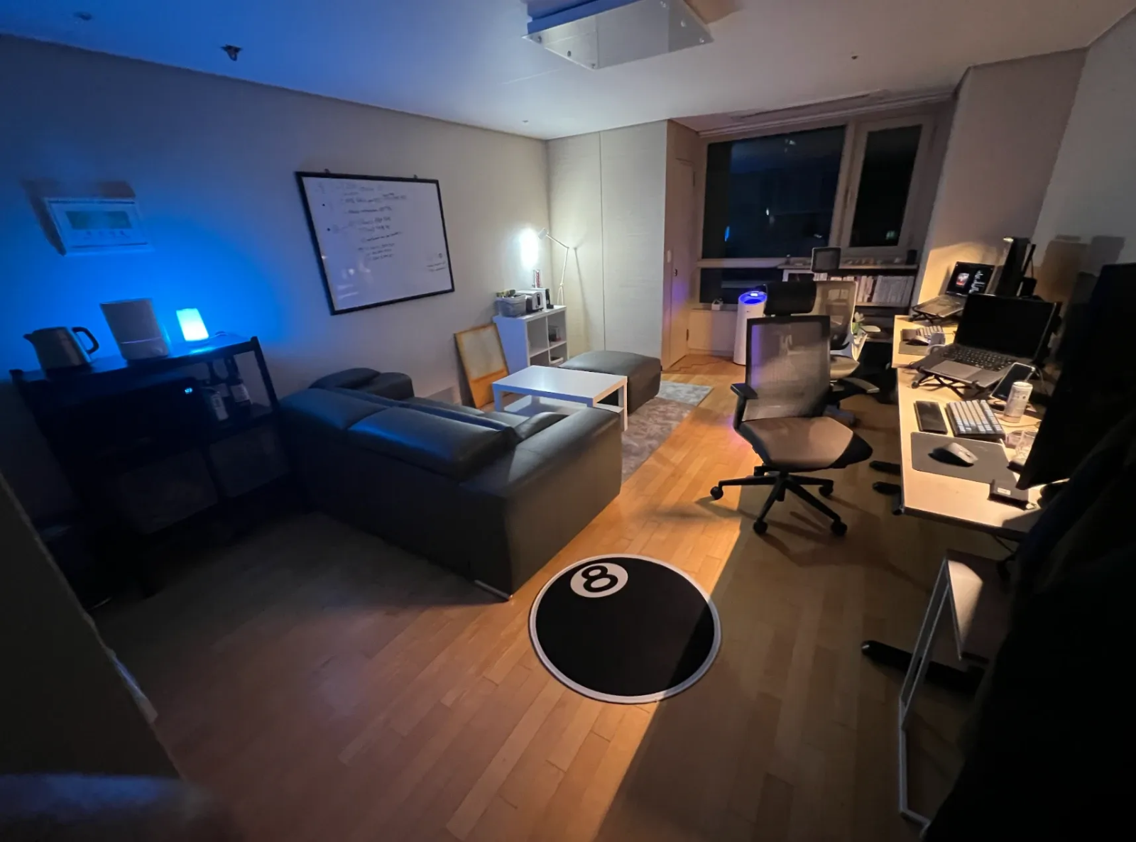 외주사업을 진행했던 사무실 겸 아지트