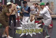 더불어 아프리카 현지인들 찐으로 긍정적이시더라고요… 일 3분하고 5분 직원들과 대화를 반복하고, 그러다 흥얼거리고.. 답답한 면도 분명있지만 행복하게 사는 것 같아 보기가 좋았습니댜~~~