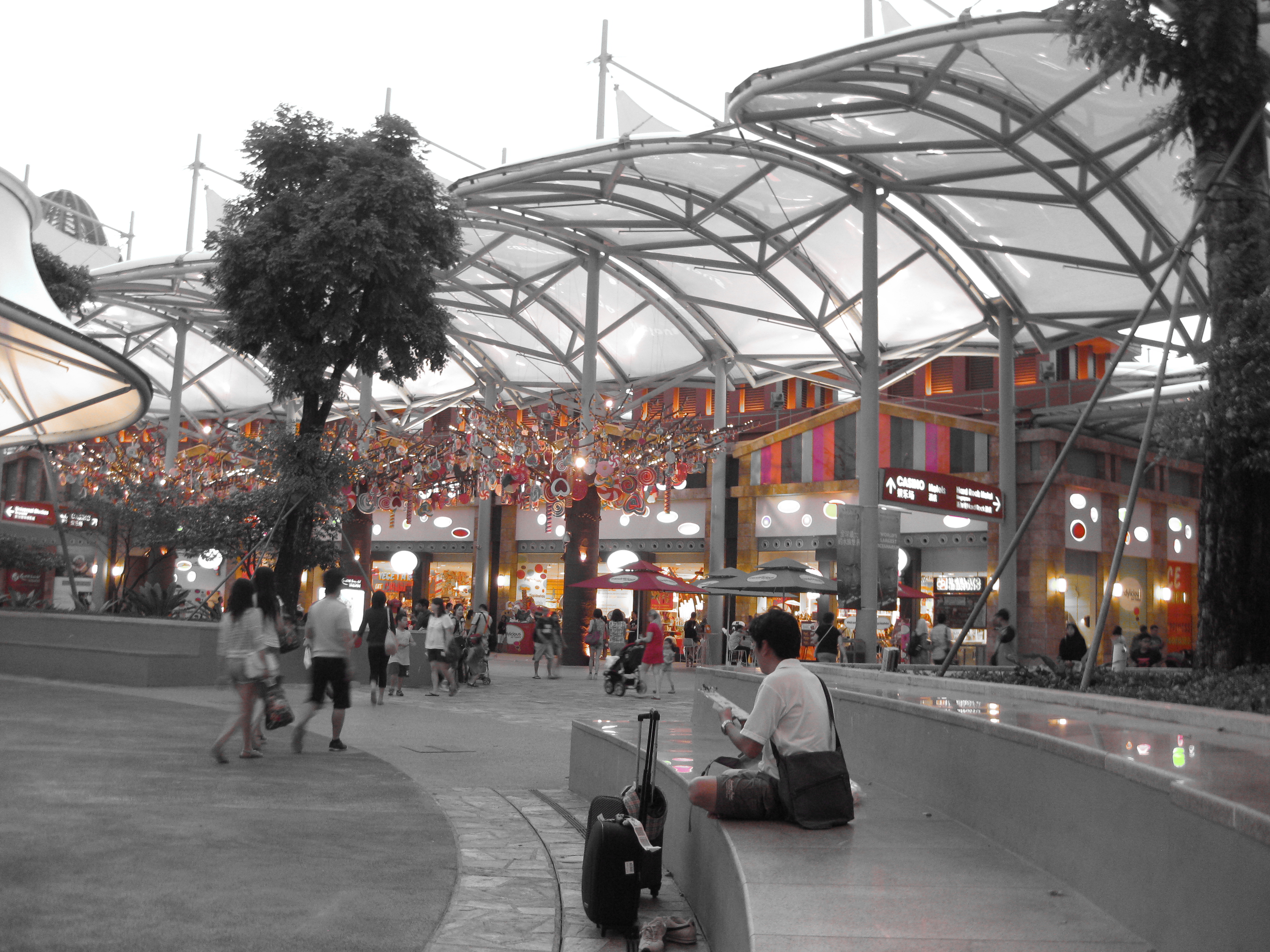 지갑을 잃어 방황하던 유니버셜 스튜디오 뒷공간