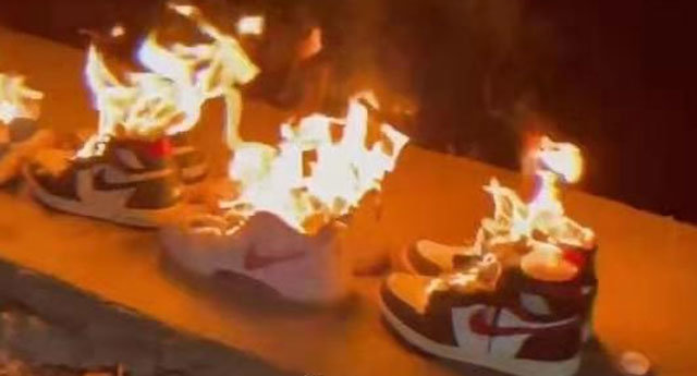 불타는 나이키 신발, 그런데 정품일까?