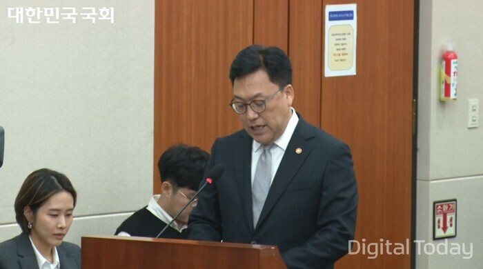 💵[핀테크핫이슈] 제4인터넷전문은행 가시화…혁신금융서비스 지정 허점의 썸네일 이미지