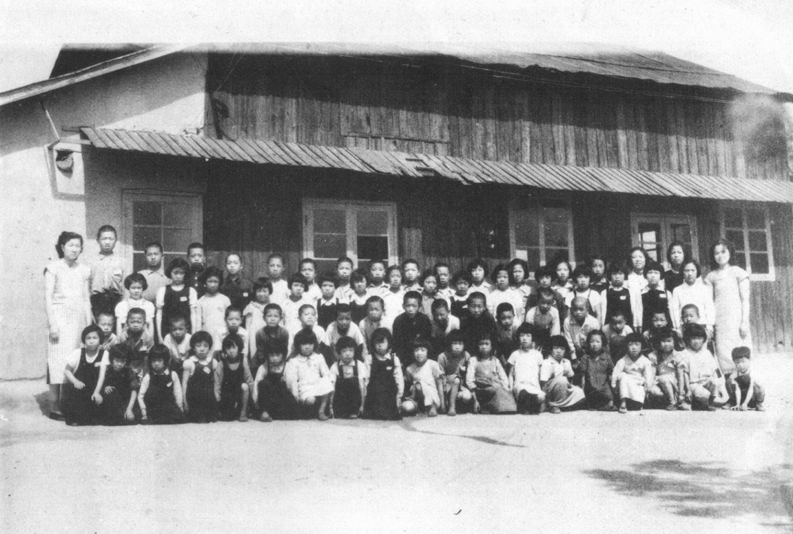 용현분교 1965년 졸업사진 (ⓒ114년의 기억, 한국인천화교중산중소학(인천문화재단, 2015))