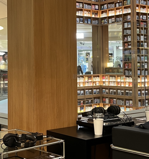 스타필드 수원 ‘바이닐'