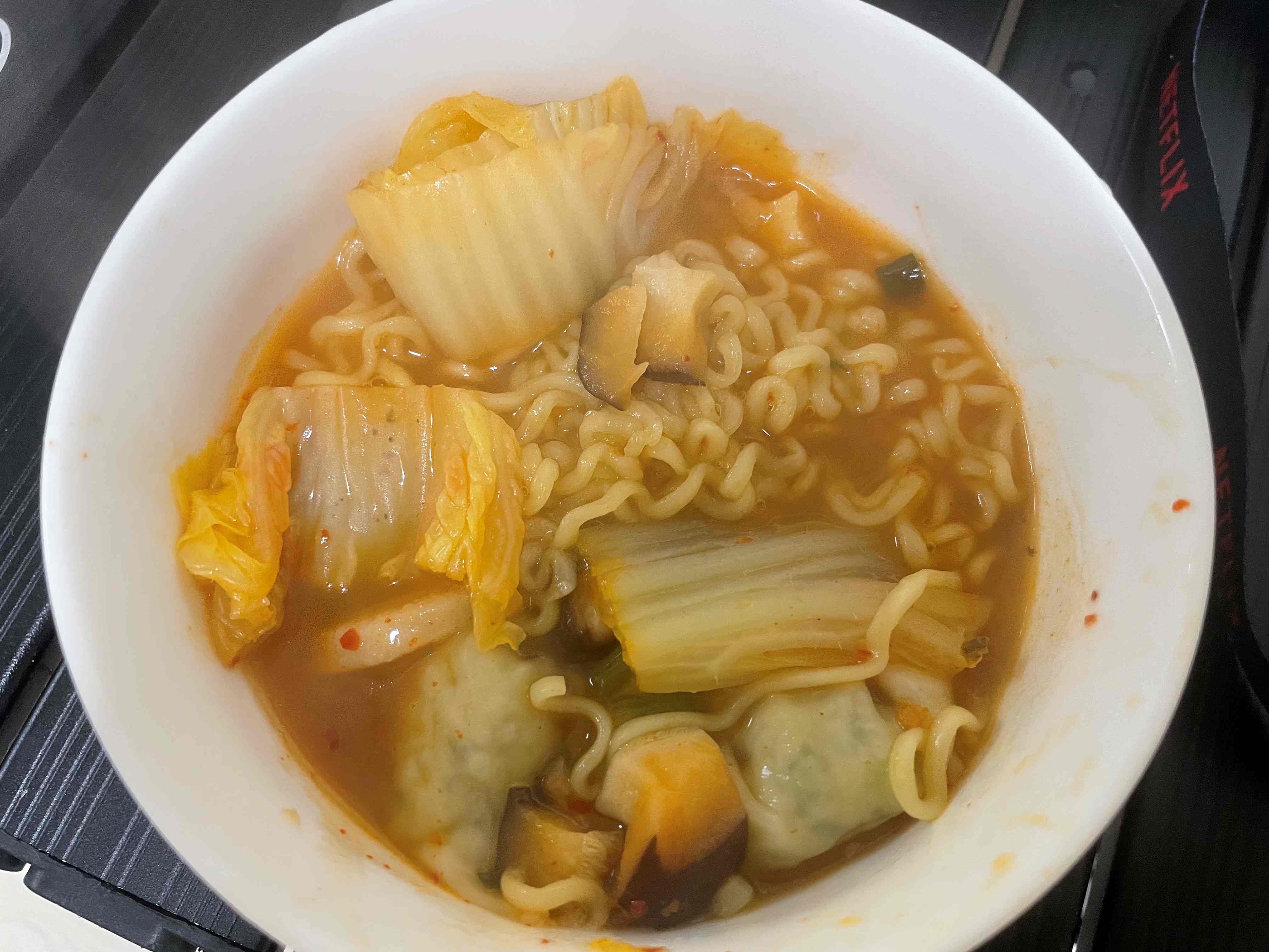 요리 실력은 논외로 하기로 약속해요..