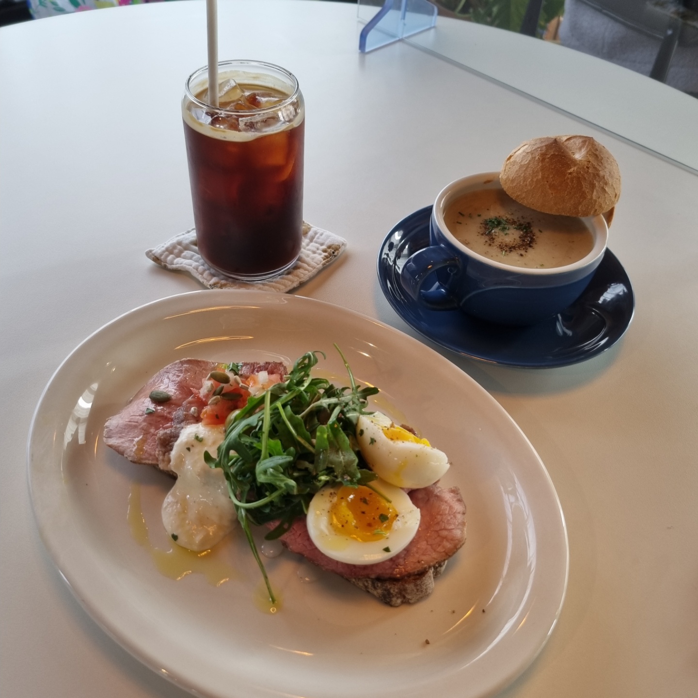 수비드 비프 타르틴 & 감자수프 & 아이스 아메리카노