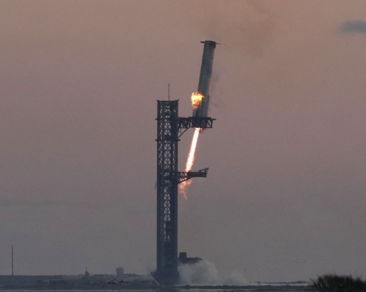 스타십과 메카질라