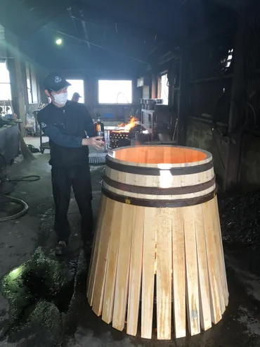 미즈나라 캐스크를 만드는 과정의 한 장면