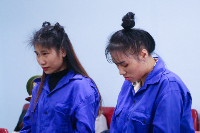 법정에서의 피고 벤 티 화이(좌)와 꿋 티 응옥