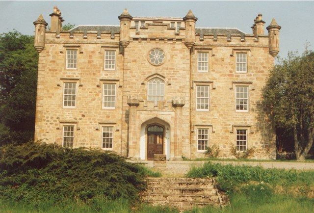 티니닉 성의 모습 (teaninich castle)