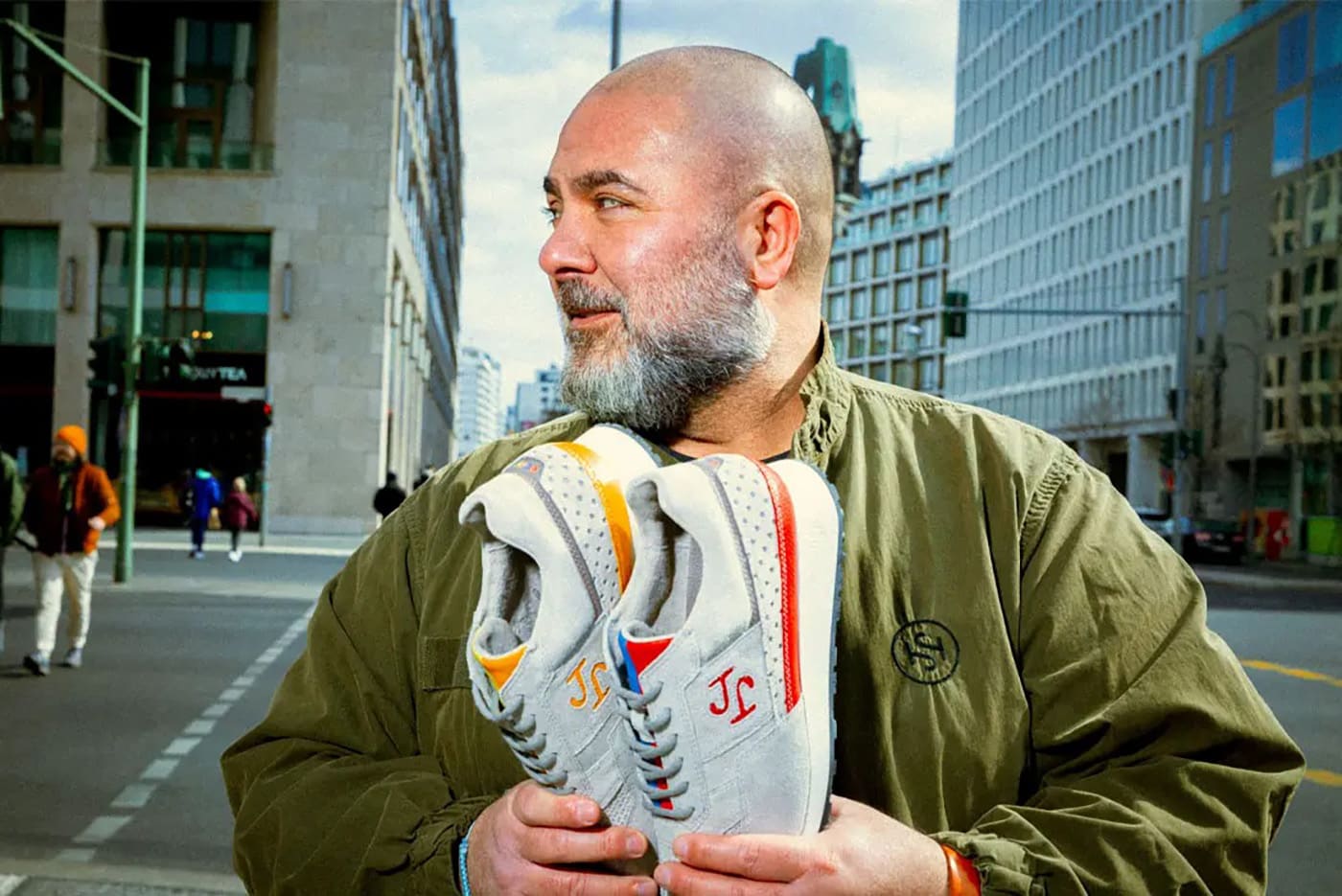 유통 공룡 이베이가 참여한 스니커즈, eBay x SONRA