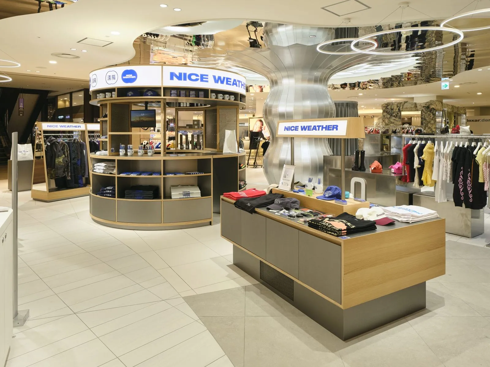 아우어 베이커리도 만든 노승훈 씨는 일본에 갔다 편의점 문화에 영감을 받고 '나이스 웨더'를 시작했다고 하는데요, 그렇게 만들어진 '나이스웨더' 일종의 편의점으로 변주한 셀렉숍이란 기분이 들었어요. 그리고 표방하는 건 '일상에 다가서는 라이프 스타일의 제안'이라나요.