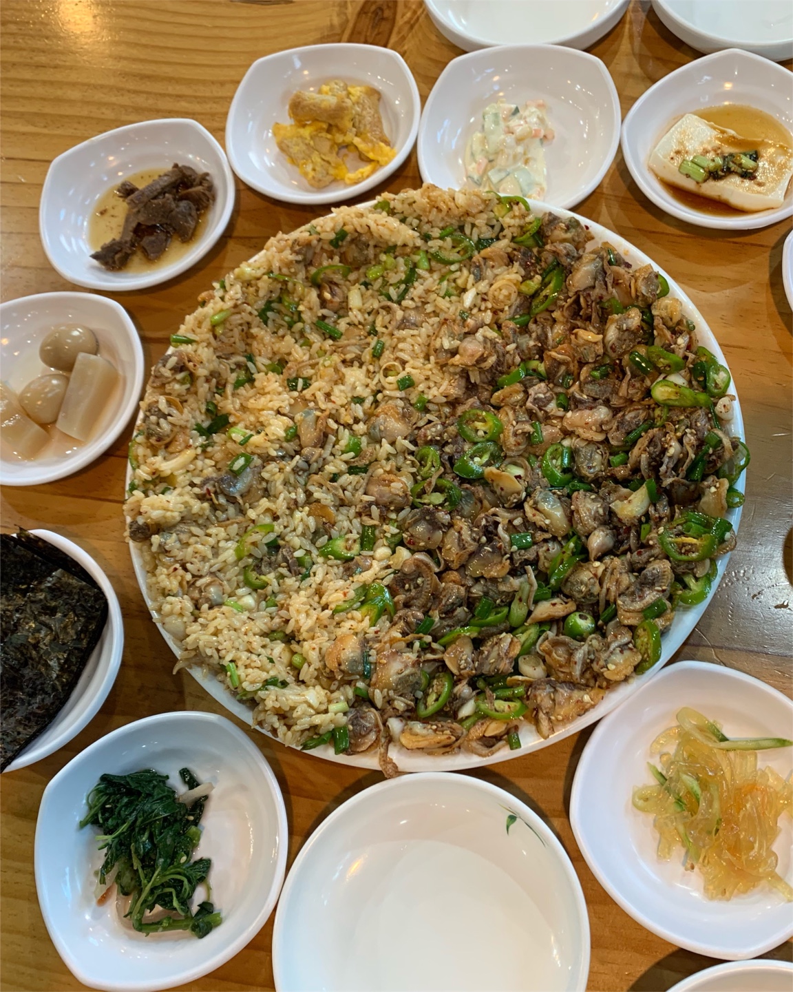 강릉 엄지네 꼬막비빔밥 본점에 가서 먹어봤다.
