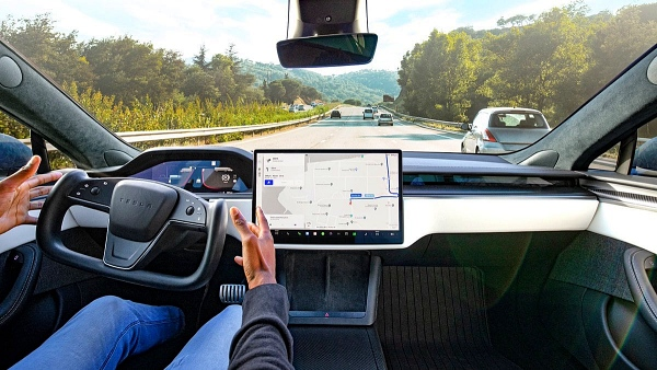 [사진: Not a tesla app]