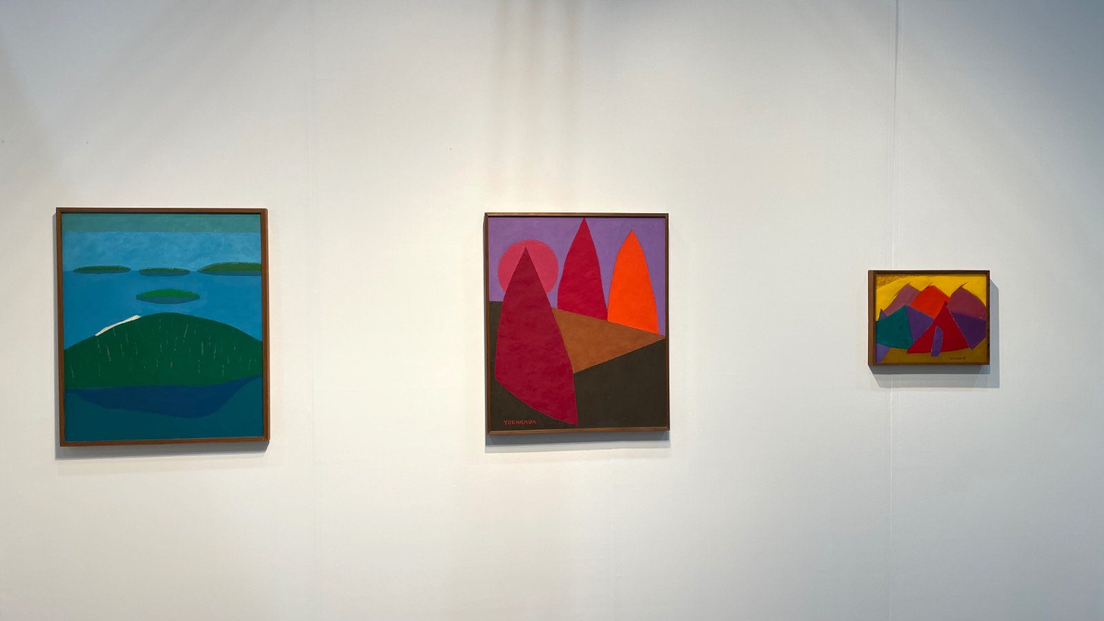 PKM 갤러리에서 전시중인 유영국 작가의 회화 3점 ⓒ차영우