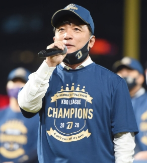 김택진 구단주의 야구 사랑은 유명하다