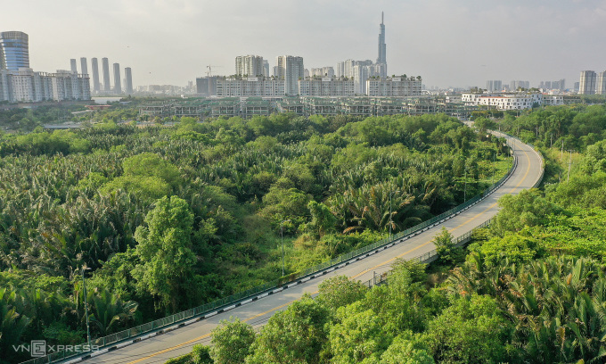 호치민시 도심 부근에 위치한 투티엠 신도시구역의 128헥타르 생태삼림구역은 많은 녹지가 남아 공원 조성에 부합합니다.