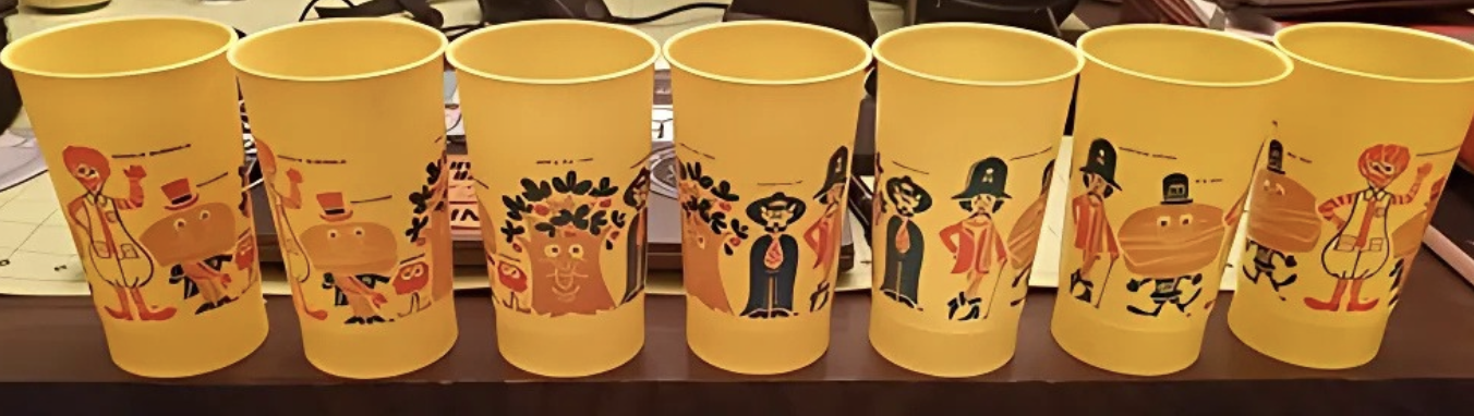 1965년 맥도날드 플라스틱 컵(출처: ebay)