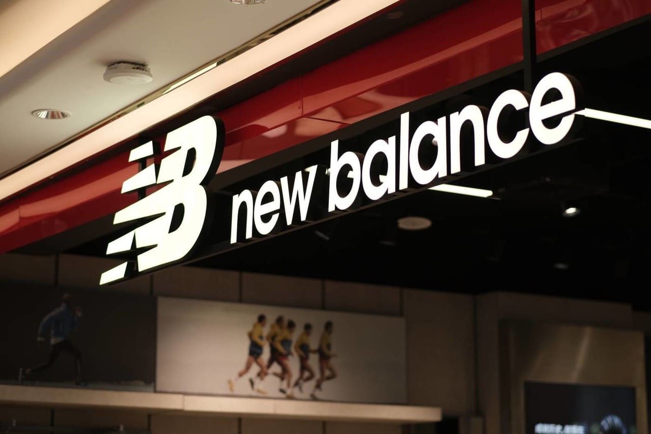 ‘물류입찰’에 드러난 뉴발란스의 ‘한국진출’ 속내는?